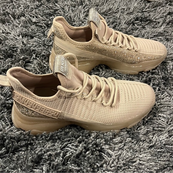 🍒STEVE MADDEN MAXIMA BEIGE SPARKLE SNEAKERS SIZE 9.5🍒 - Picture 1 of 7